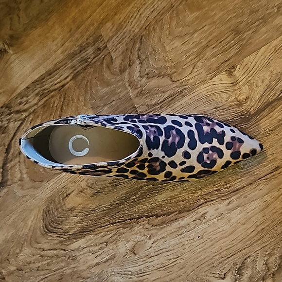 Journee Collection | Size 7 | Demmi Ankle Bootie - Picture 10 of 14